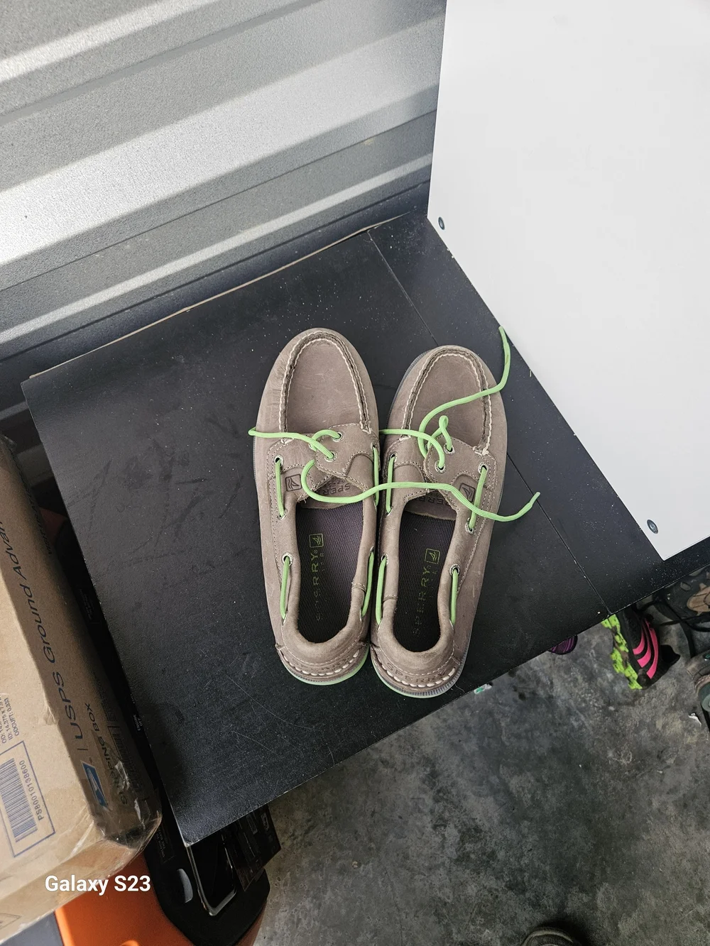 Sperry Top-Sider Men’s 9.5M Brown Leather Neon Green Boat Shoes Loafers